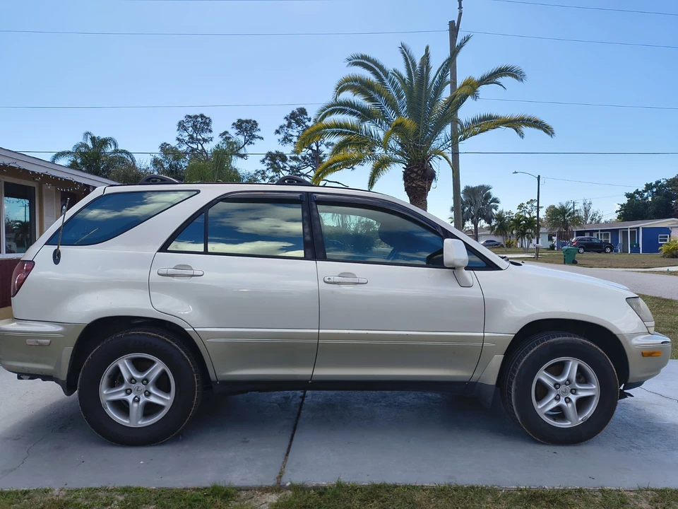 1999 Lexus RX 1st Gen - Image 6 of 20
