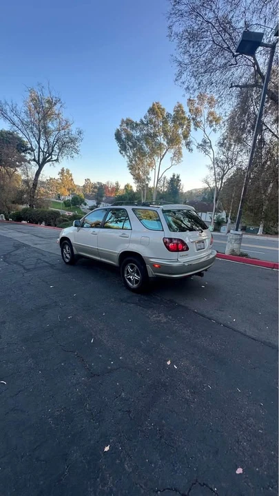 1999 Lexus RX 1st Gen - Image 3 of 14