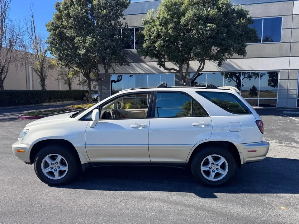 1999 Lexus RX 1st Gen - Image 15 of 17
