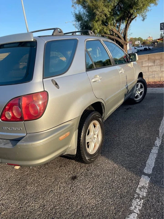 1999 Lexus RX 1st Gen - Image 2 of 4