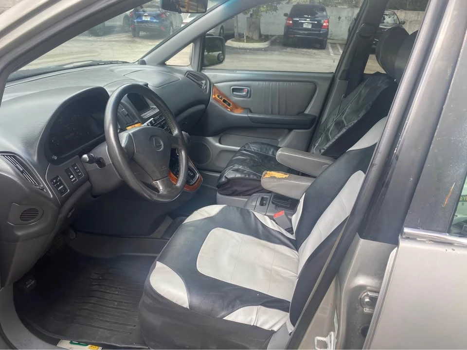 1999 Lexus RX 1st Gen - Image 10 of 12