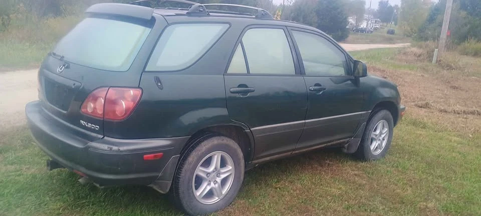 1999 Lexus RX 1st Gen - Image 3 of 9