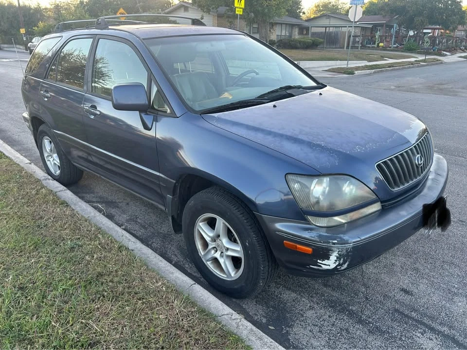 1999 Lexus RX 1st Gen - Image 2 of 5