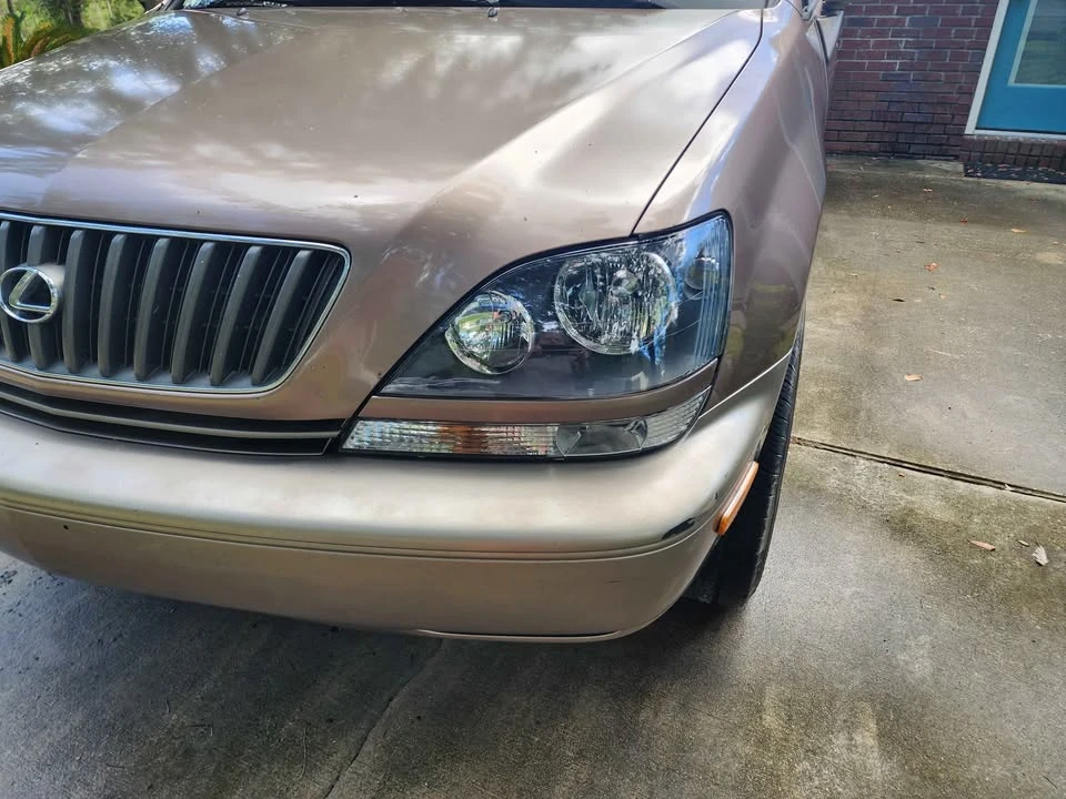 1999 Lexus RX 1st Gen - Image 5 of 12