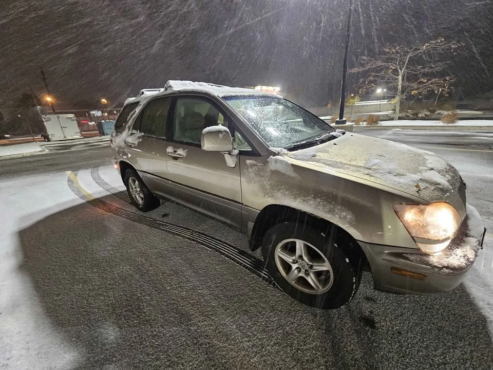 1999 Lexus RX 1st Gen - Image 4 of 13