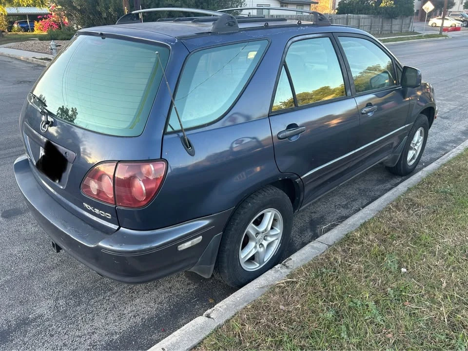 1999 Lexus RX 1st Gen - Image 3 of 5