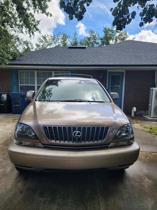 1999 Lexus RX 1st Gen - Image 4 of 12