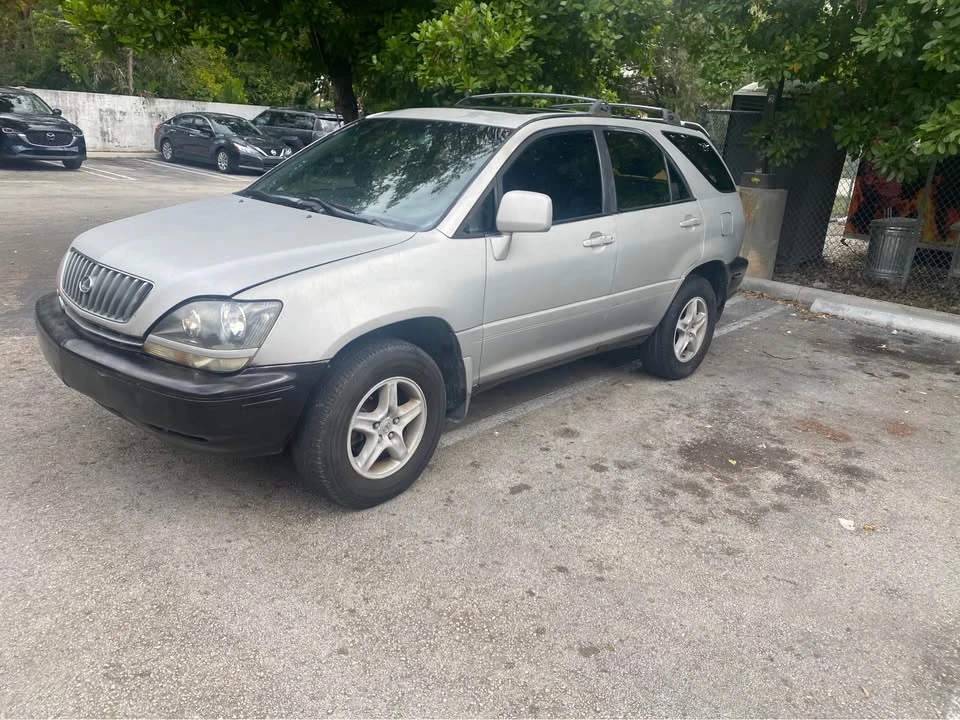 1999 Lexus RX 1st Gen - Image 2 of 12