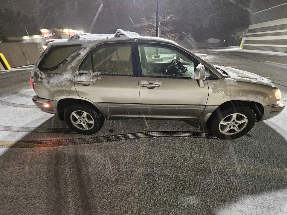 1999 Lexus RX 1st Gen - Image 5 of 13