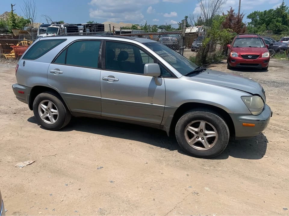 1999 Lexus RX 1st Gen - Image 2 of 4