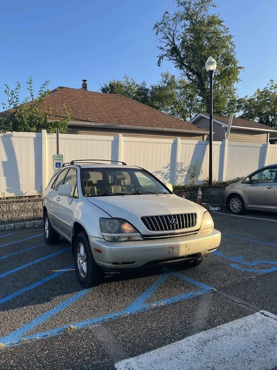 1999 Lexus RX 1st Gen - Image 3 of 6