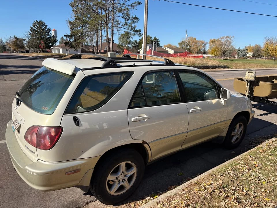 1999 Lexus RX 1st Gen - Image 14 of 15