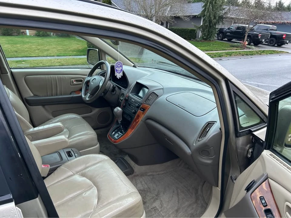 1999 Lexus RX 1st Gen - Image 10 of 10