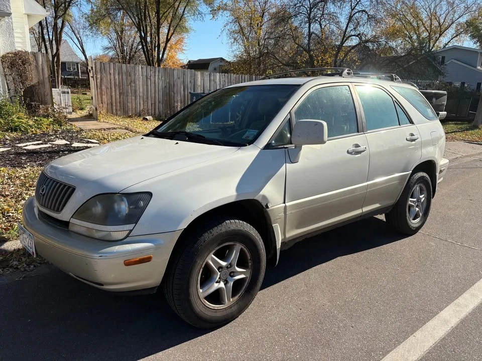 1999 Lexus RX 1st Gen - Image 12 of 15