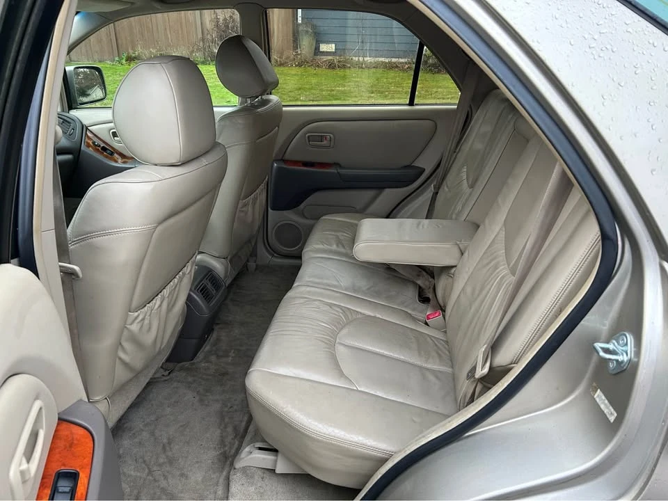 1999 Lexus RX 1st Gen - Image 7 of 10