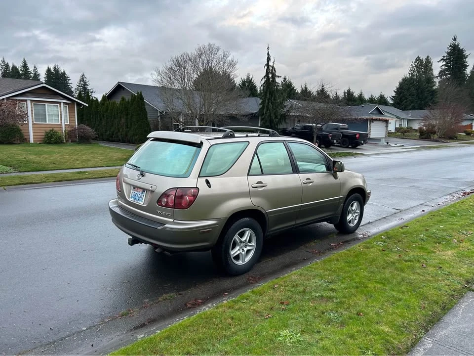 1999 Lexus RX 1st Gen - Image 3 of 10