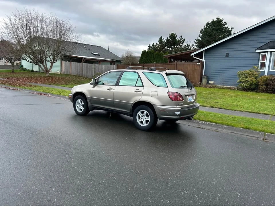1999 Lexus RX 1st Gen - Image 2 of 10
