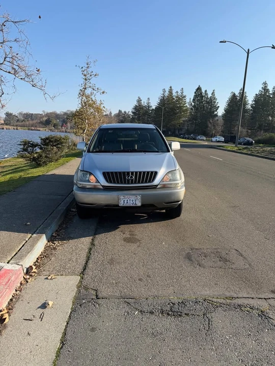 1999 Lexus RX 1st Gen - Image 3 of 13