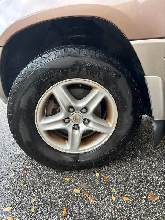 1999 Lexus RX 1st Gen - Image 2 of 20