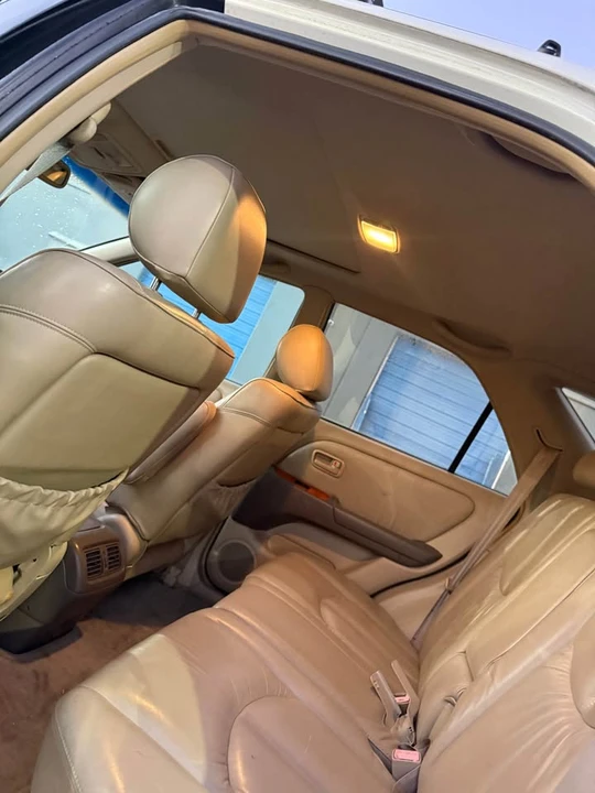 1999 Lexus RX 1st Gen - Image 7 of 8