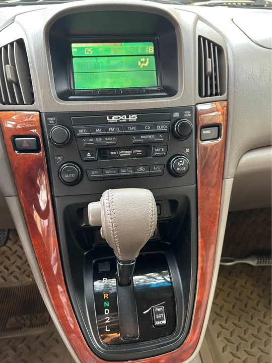 1999 Lexus RX 1st Gen - Image 12 of 20