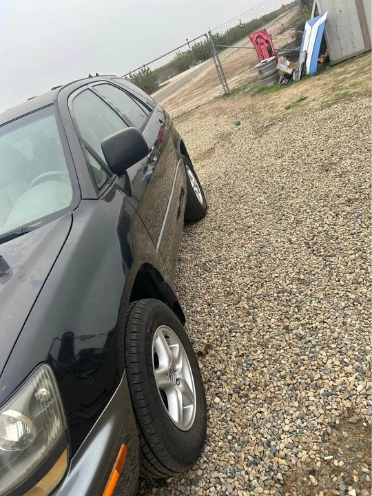 1999 Lexus RX 1st Gen - Image 3 of 12
