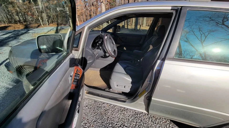 1999 Lexus RX 1st Gen - Image 3 of 11