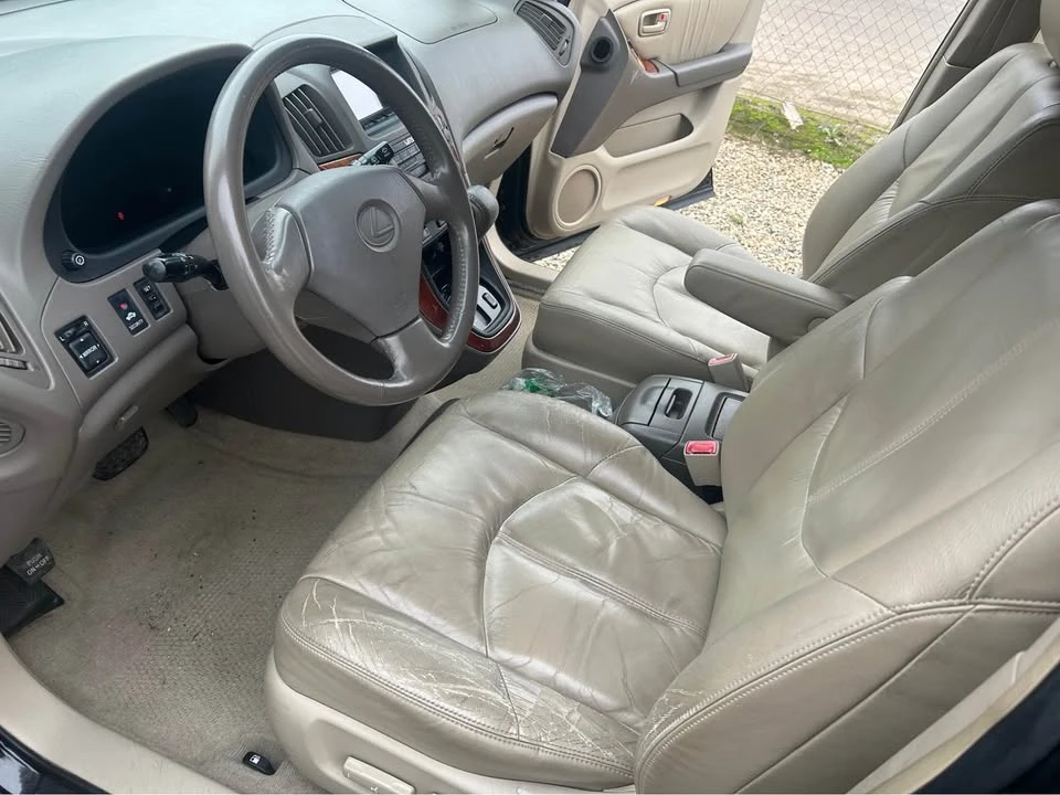 1999 Lexus RX 1st Gen - Image 11 of 12