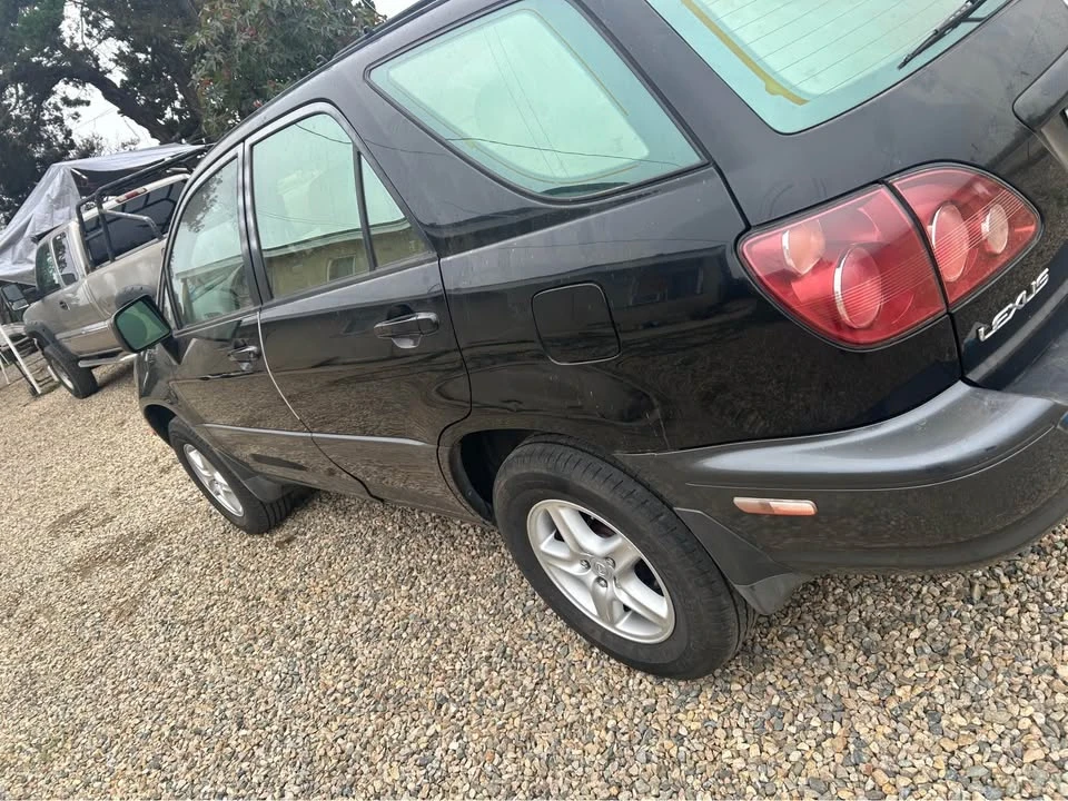 1999 Lexus RX 1st Gen - Image 4 of 12