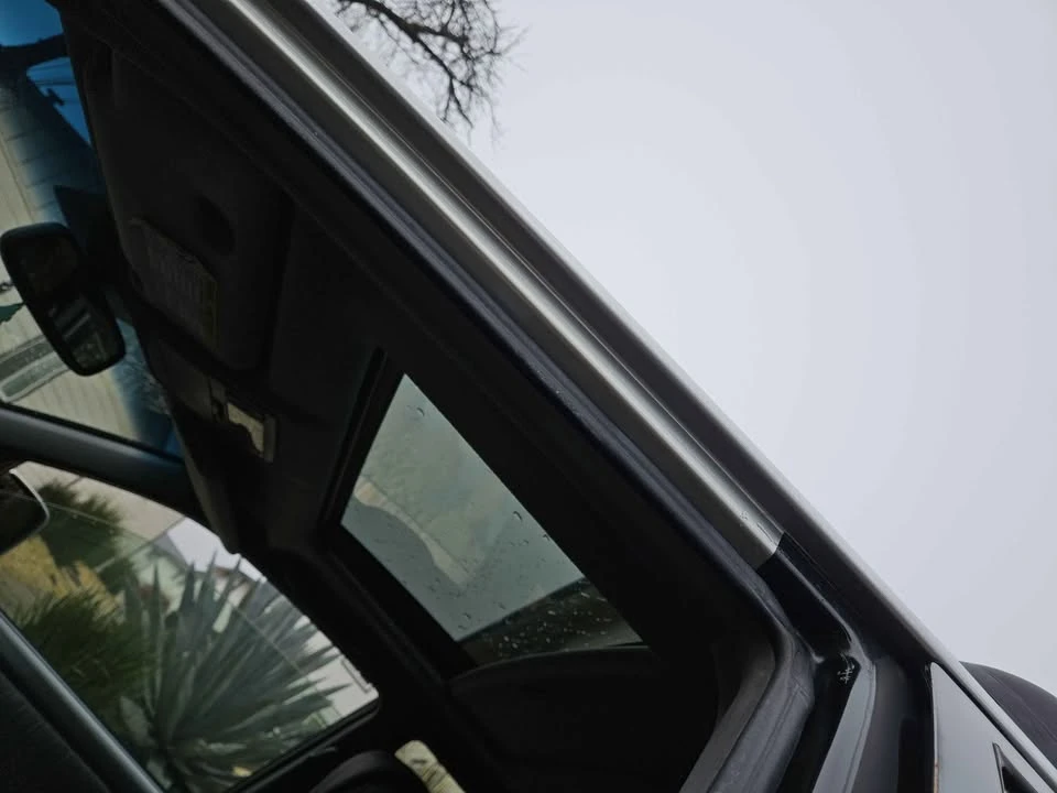 1999 Lexus RX 1st Gen - Image 12 of 13