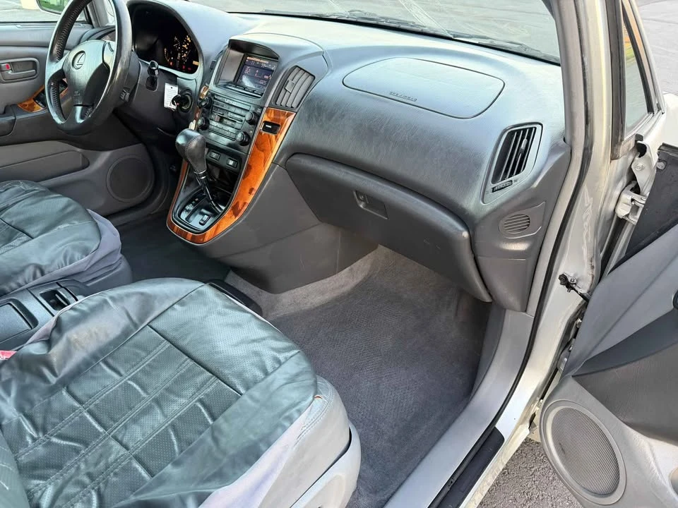 1999 Lexus RX 1st Gen - Image 10 of 11