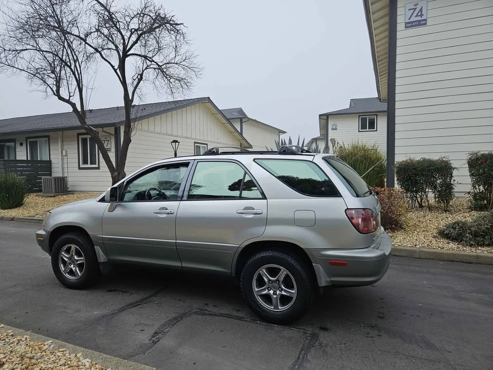 1999 Lexus RX 1st Gen - Image 7 of 13