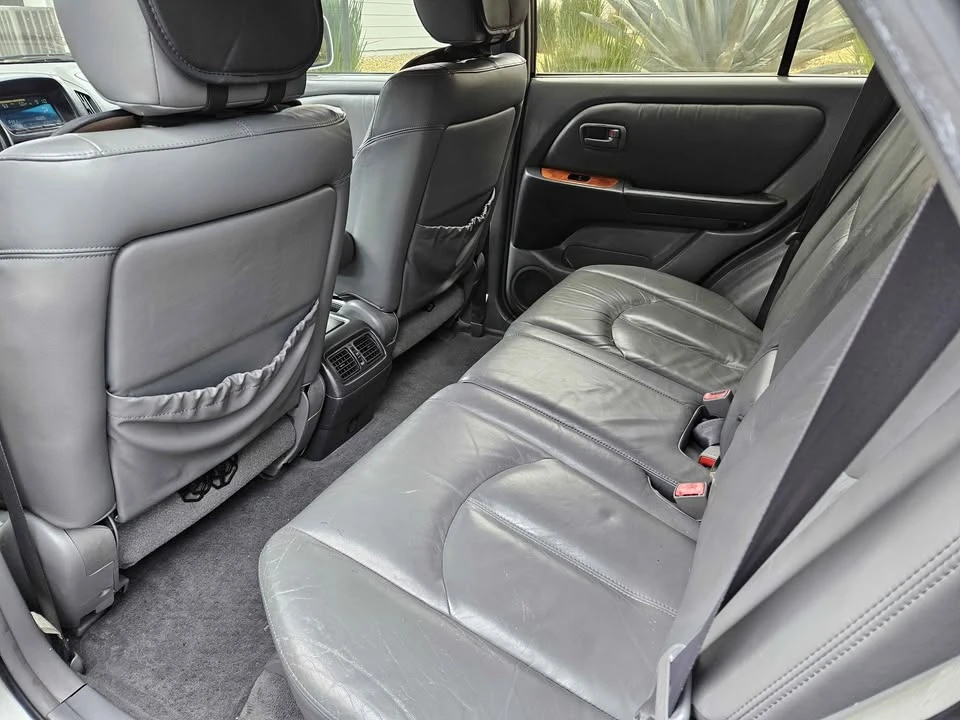 1999 Lexus RX 1st Gen - Image 11 of 13