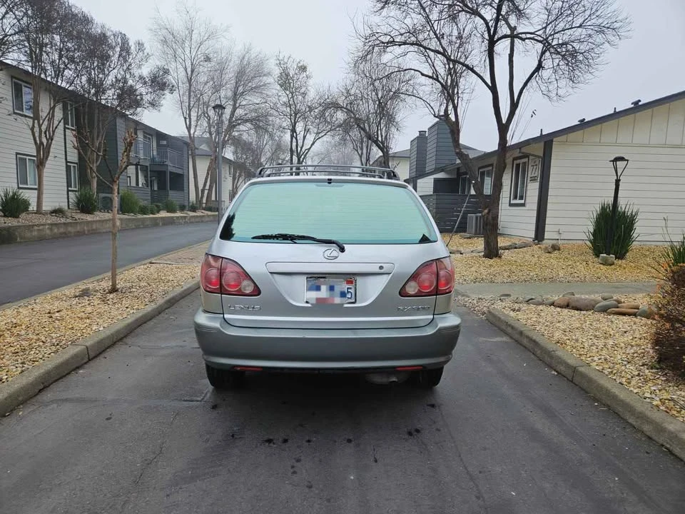 1999 Lexus RX 1st Gen - Image 7 of 13