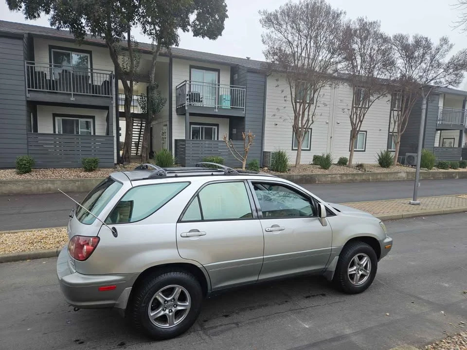 1999 Lexus RX 1st Gen - Image 2 of 13