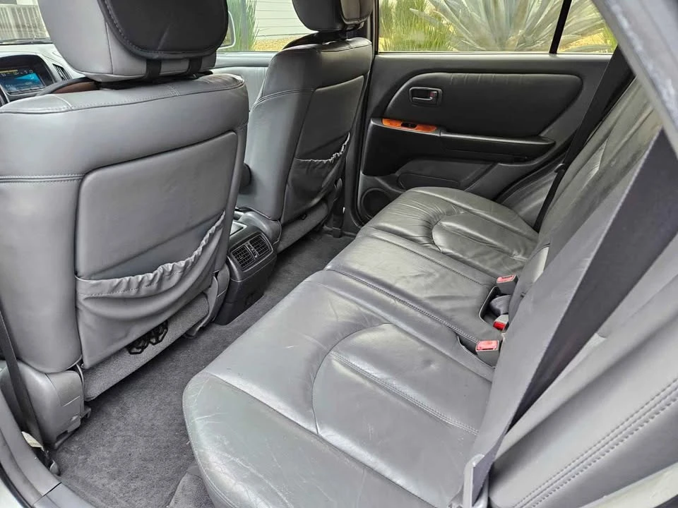 1999 Lexus RX 1st Gen - Image 10 of 13