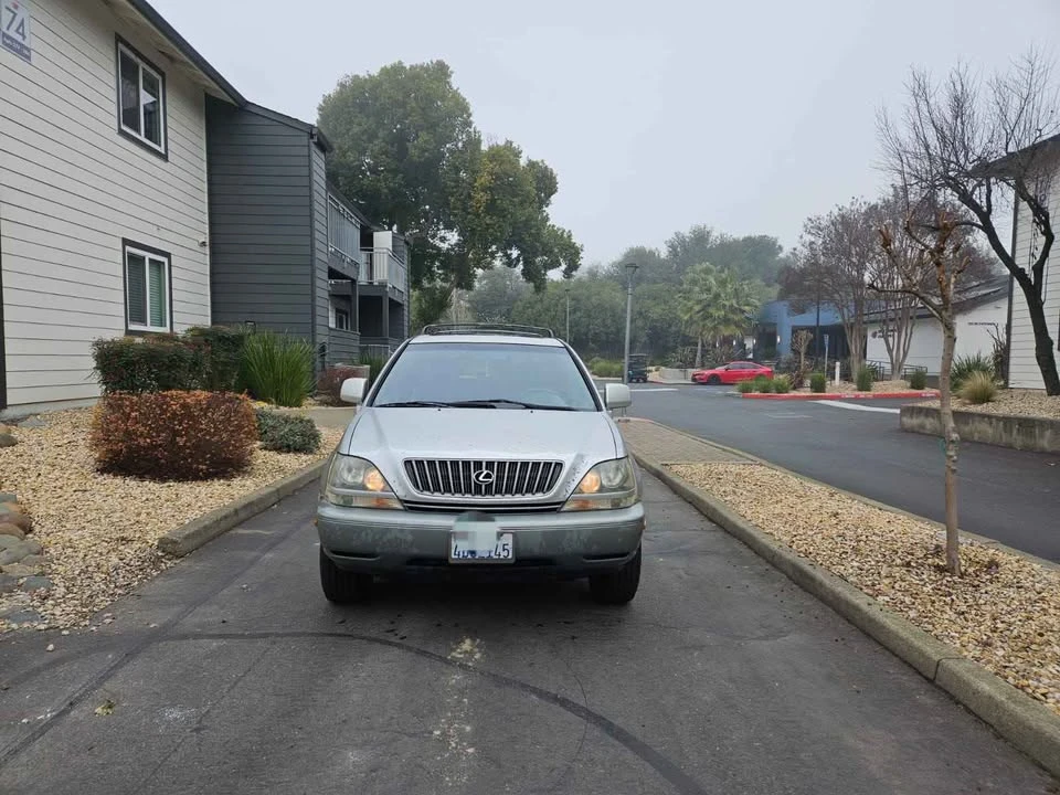 1999 Lexus RX 1st Gen - Image 6 of 13