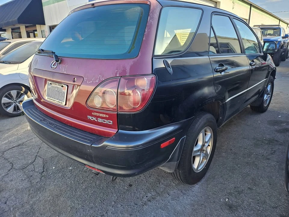 1999 Lexus RX 1st Gen - Image 4 of 11