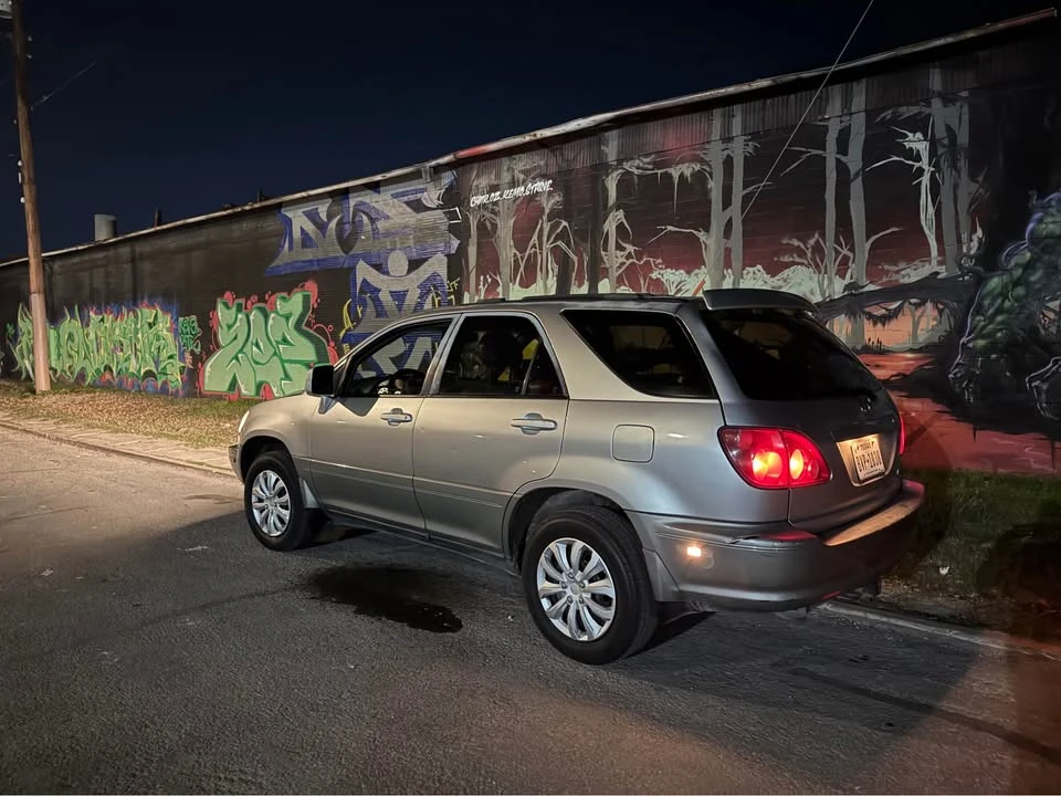 1999 Lexus RX 1st Gen - Image 2 of 4