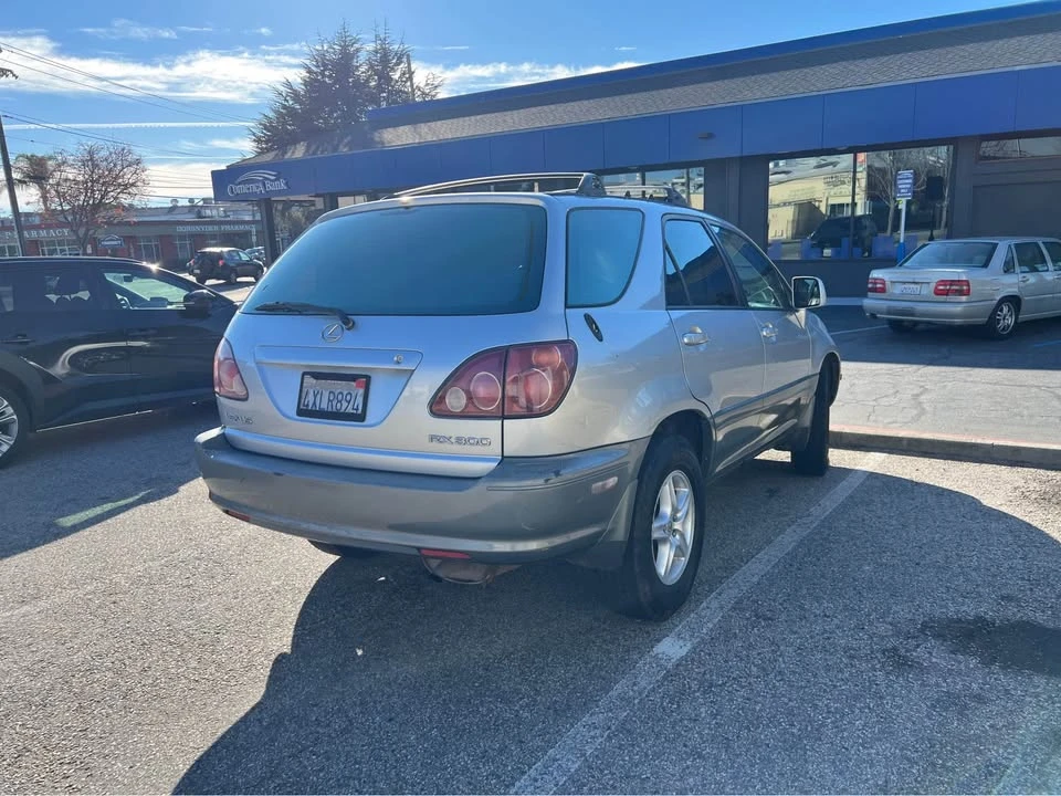 1999 Lexus RX 1st Gen - Image 3 of 7