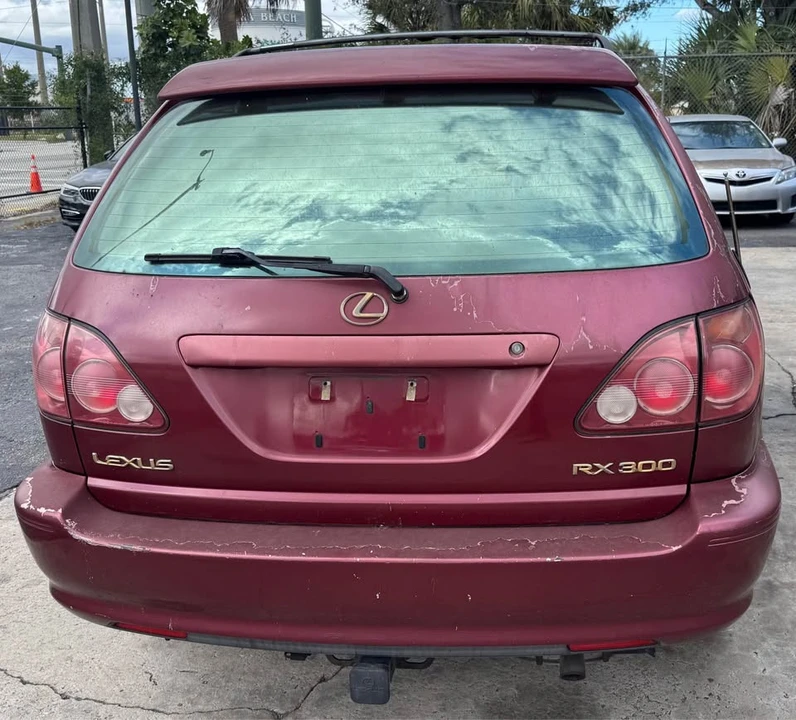 1999 Lexus RX 1st Gen - Image 4 of 9