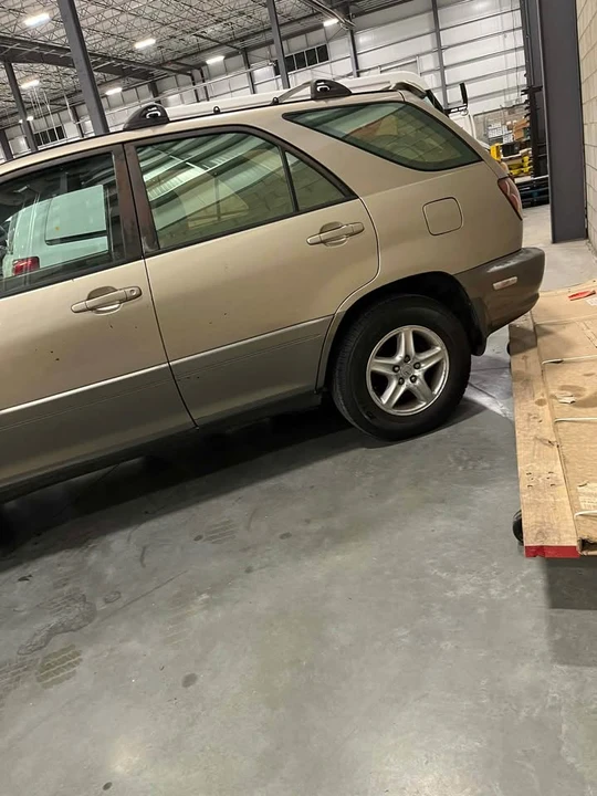 1999 Lexus RX 1st Gen - Image 2 of 11
