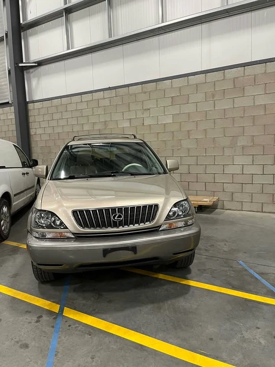 1999 Lexus RX 1st Gen - Image 6 of 11
