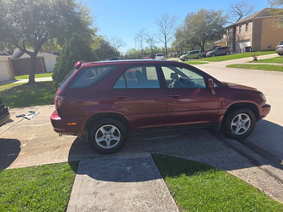 1999 Lexus RX 1st Gen - Image 4 of 12