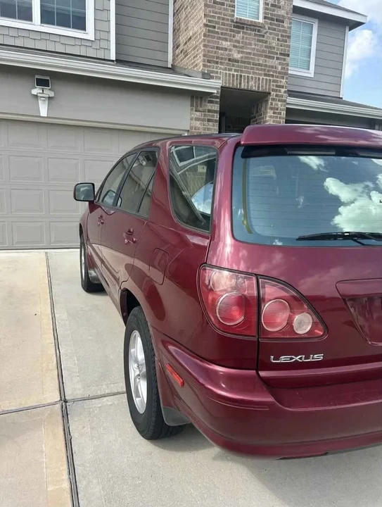 1999 Lexus RX 1st Gen - Image 9 of 12