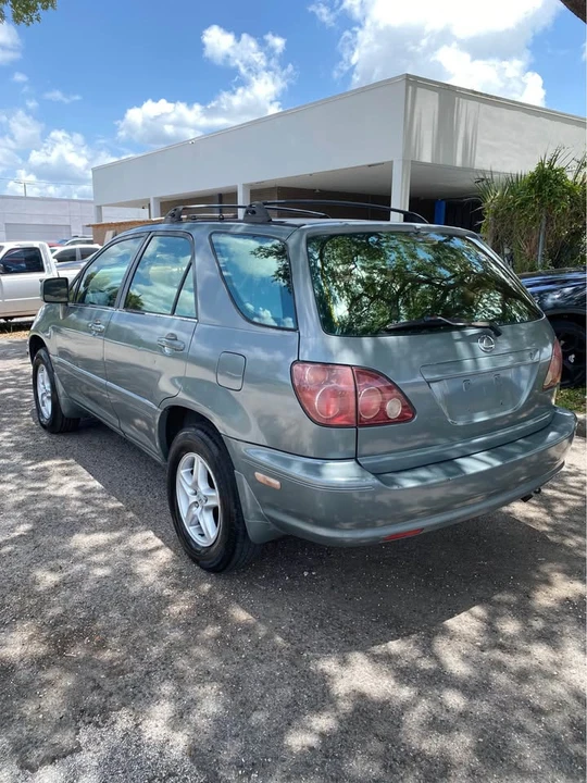1999 Lexus RX 1st Gen - Image 4 of 11