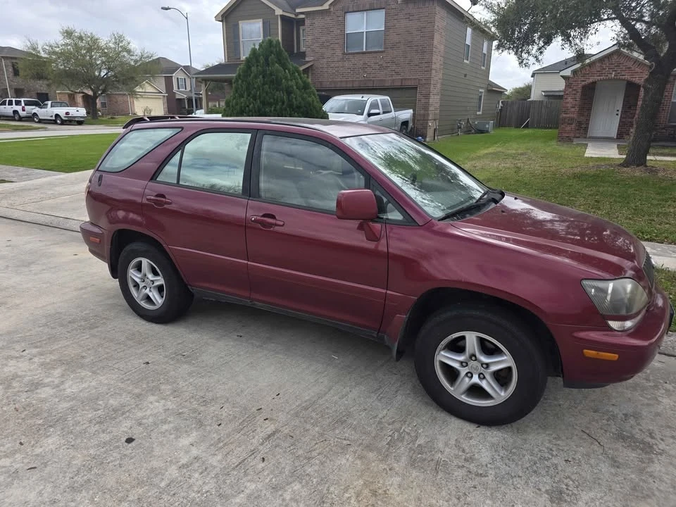 1999 Lexus RX 1st Gen - Image 11 of 12