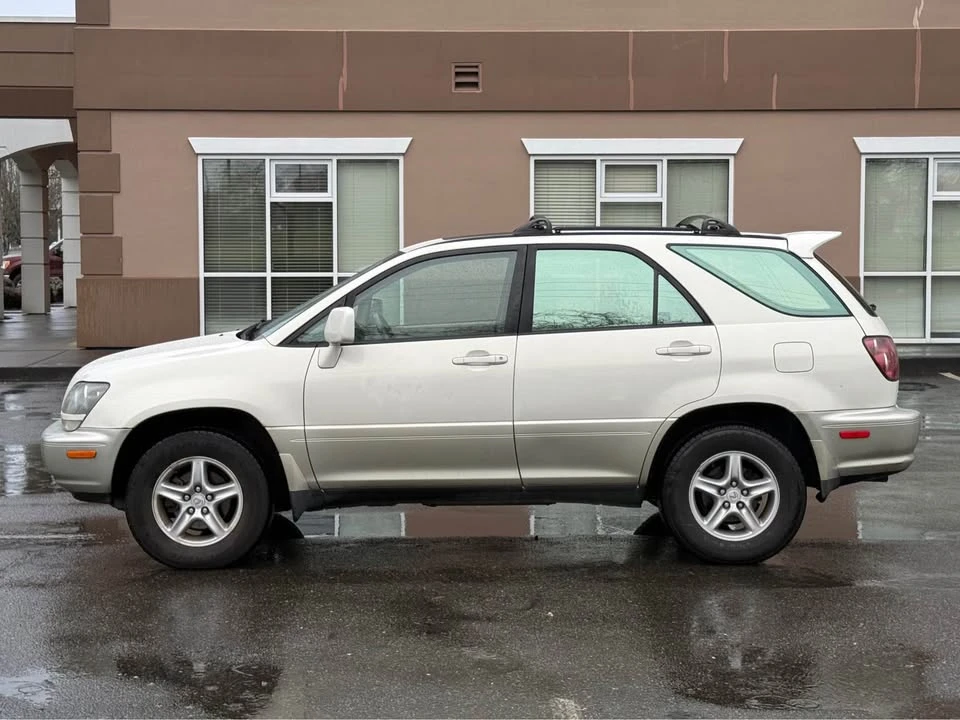 1999 Lexus RX 1st Gen - Image 2 of 10