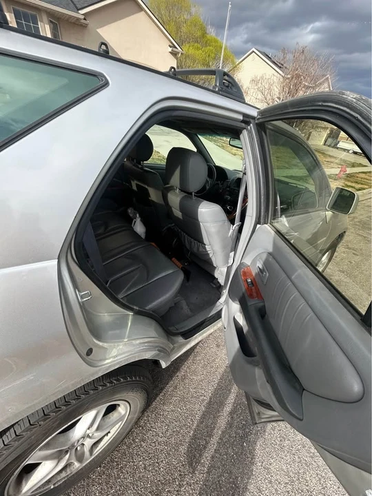1999 Lexus RX 1st Gen - Image 4 of 9
