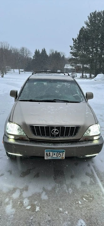 1999 Lexus RX 1st Gen - Image 3 of 7